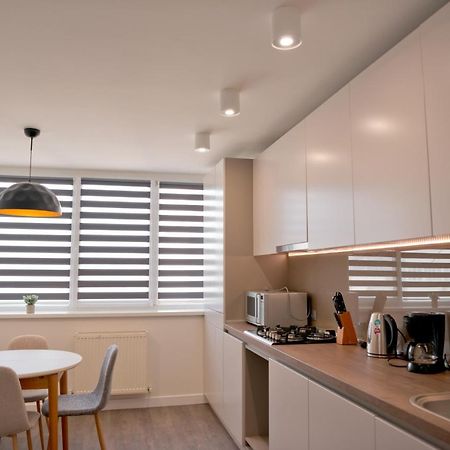 2 Bedroom Apartment Close To Center, Park And Shopping Center Chisinau Exterior foto