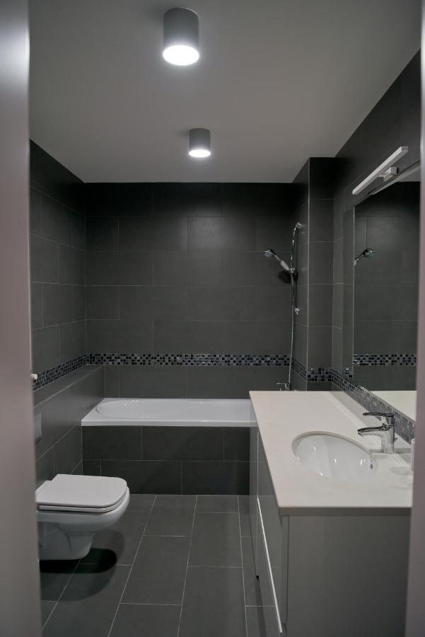 2 Bedroom Apartment Close To Center, Park And Shopping Center Chisinau Exterior foto